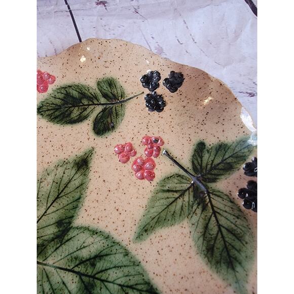 Studio Art Pottery Wavy Dish 7in Tan Pressed Leaf & Berries Pattern Signed - Picture 10 of 10